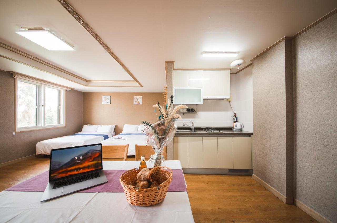 Jungmun Resort Jeju Сеогвипо Екстериор снимка