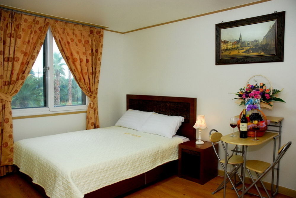 Jungmun Resort Jeju Сеогвипо Екстериор снимка