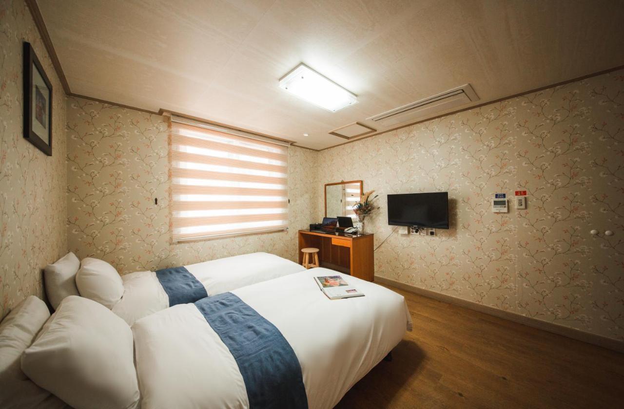 Jungmun Resort Jeju Сеогвипо Екстериор снимка