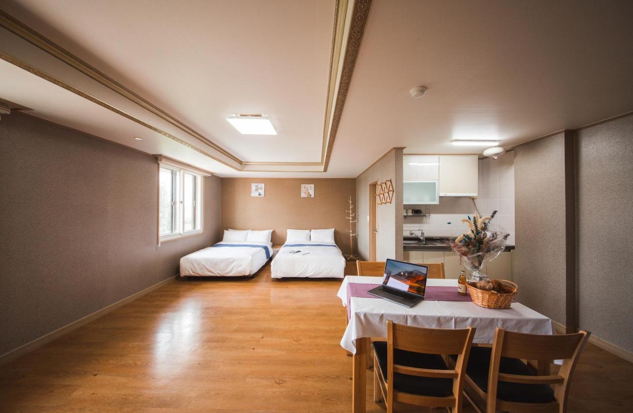 Jungmun Resort Jeju Сеогвипо Екстериор снимка